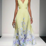Paola | Abito lungo in chiffon con fiori azzurro e scollo a V