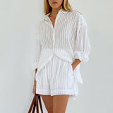 Teresa | Set arioso con blusa abbottonata e shorts