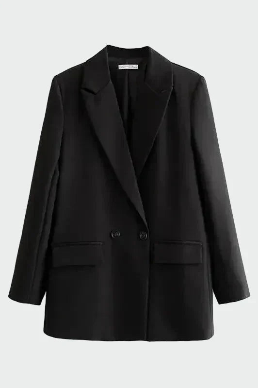 Cappotto oversize dalle linee moderne — 4