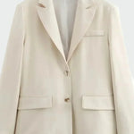 Cappotto oversize dalle linee moderne — 5