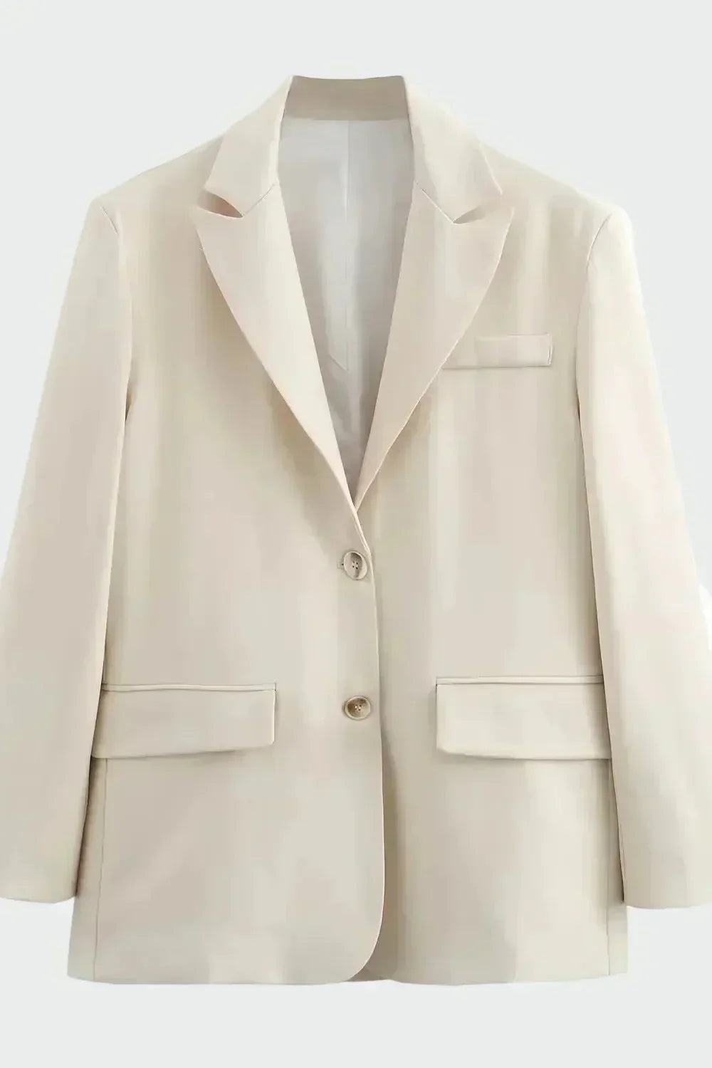 Cappotto oversize dalle linee moderne — 5