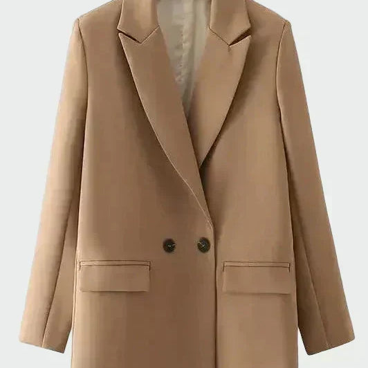 Cappotto oversize dalle linee moderne — 7