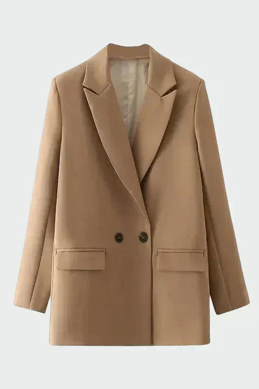 Cappotto oversize dalle linee moderne — 7