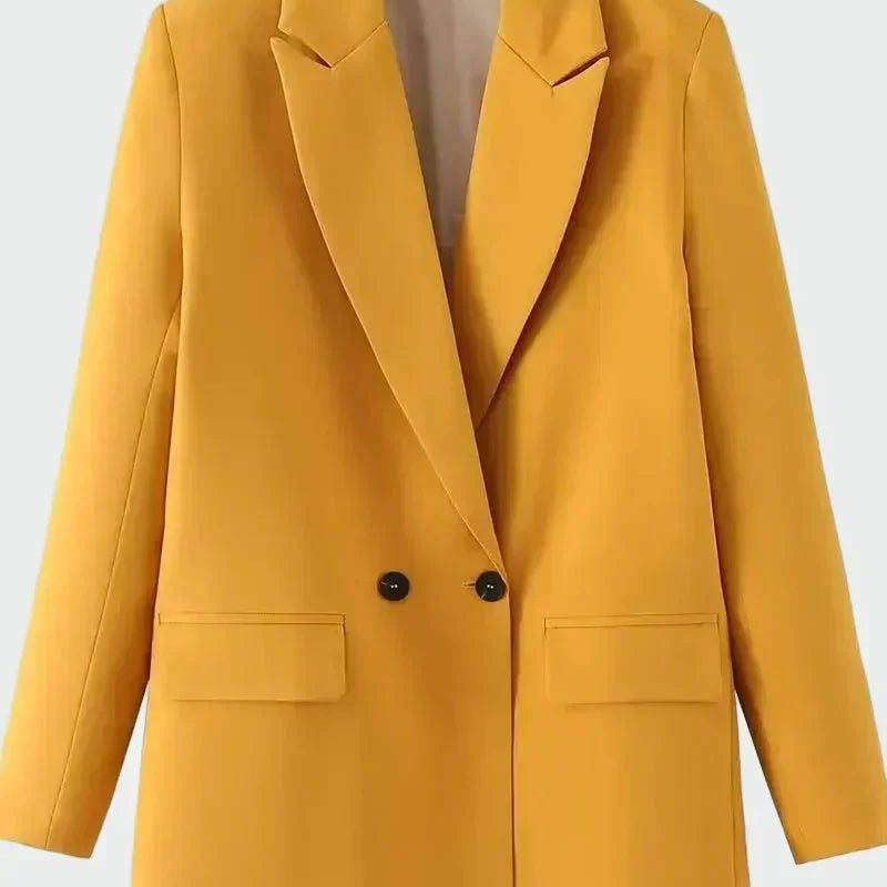 Cappotto oversize dalle linee moderne — 8