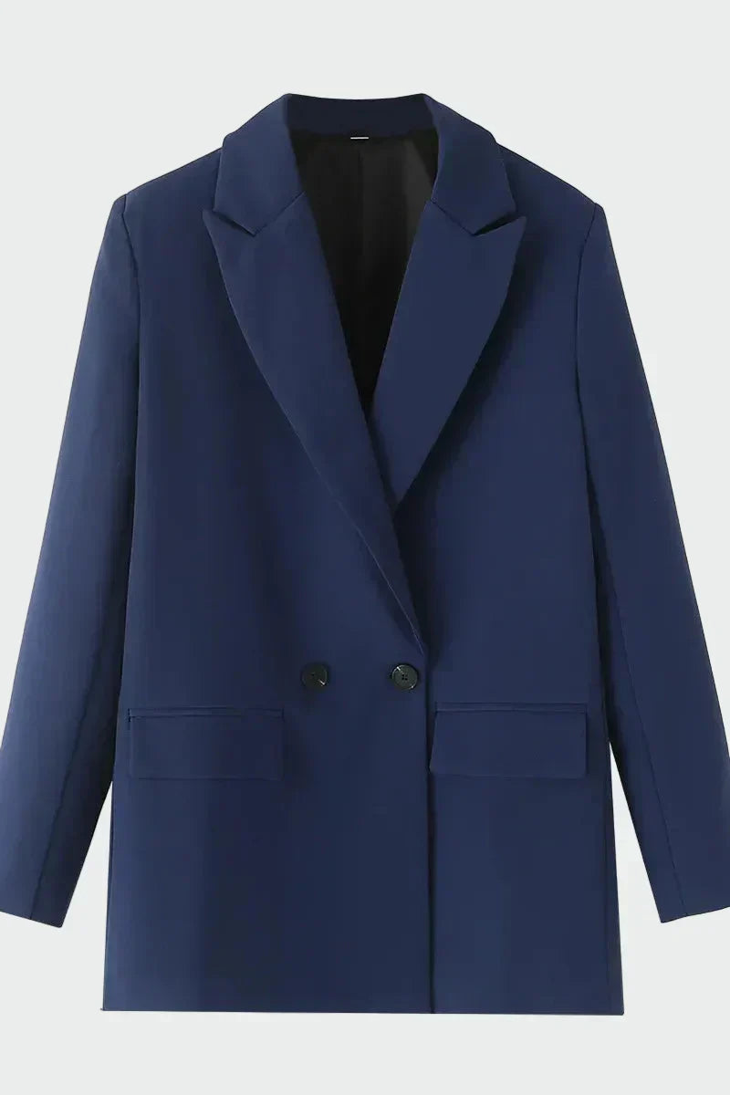 Cappotto oversize dalle linee moderne — 12