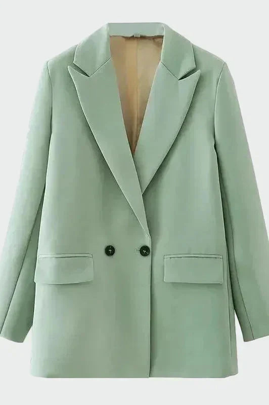 Cappotto oversize dalle linee moderne — 13