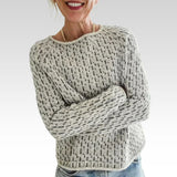 Victoria | Elegante maglione grigio con scollo a barchetta — 1