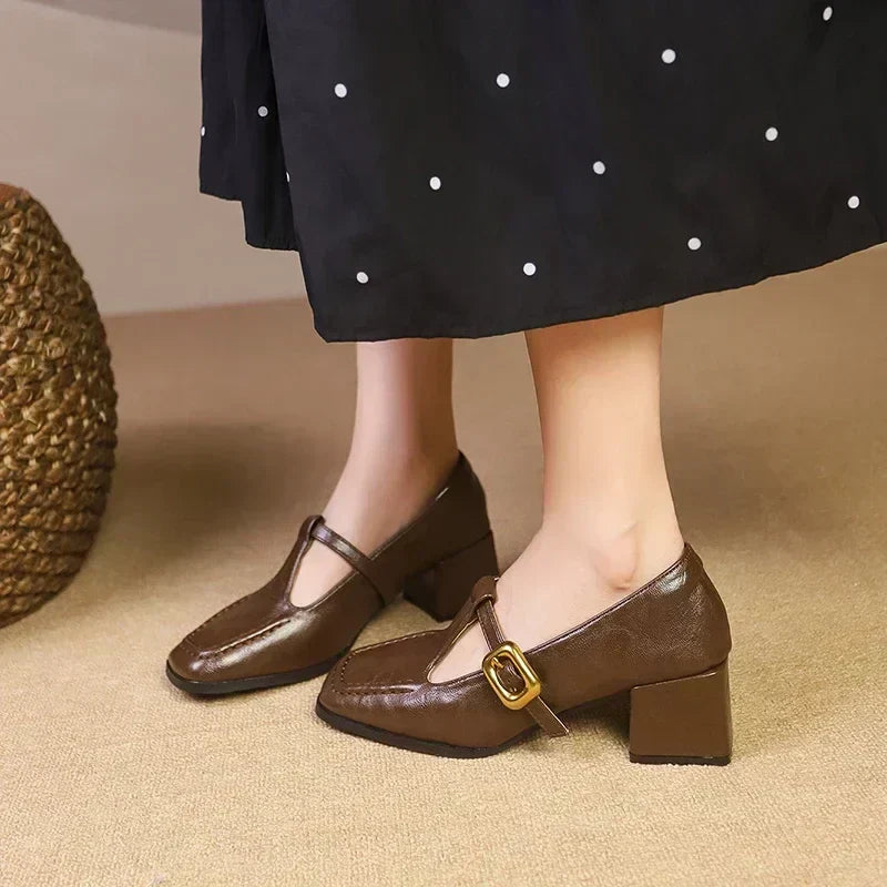 Anni – Intramontabili scarpe da donna con tacco medio-alto — 1
