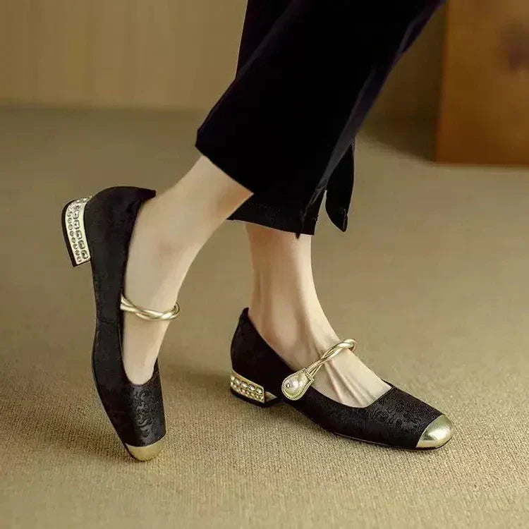 Tilda – Scarpe classiche con cinturino dal look elegante — 8