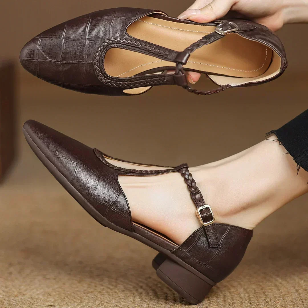 Carla – Scarpe classiche con barra a T in pelle con dettaglio intrecciato — 4