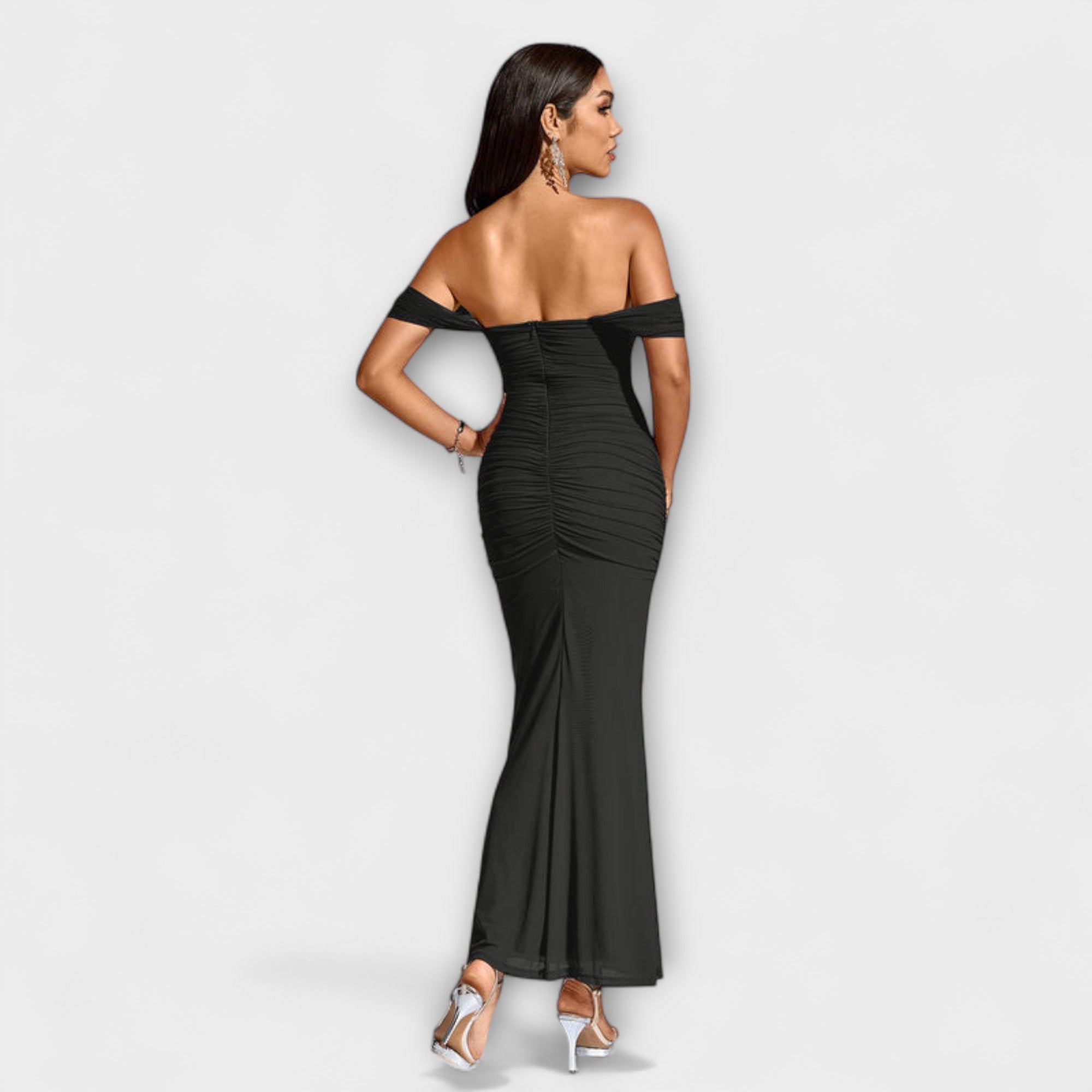 Solveig | vestito aderente con volant e spalle scoperte — 6