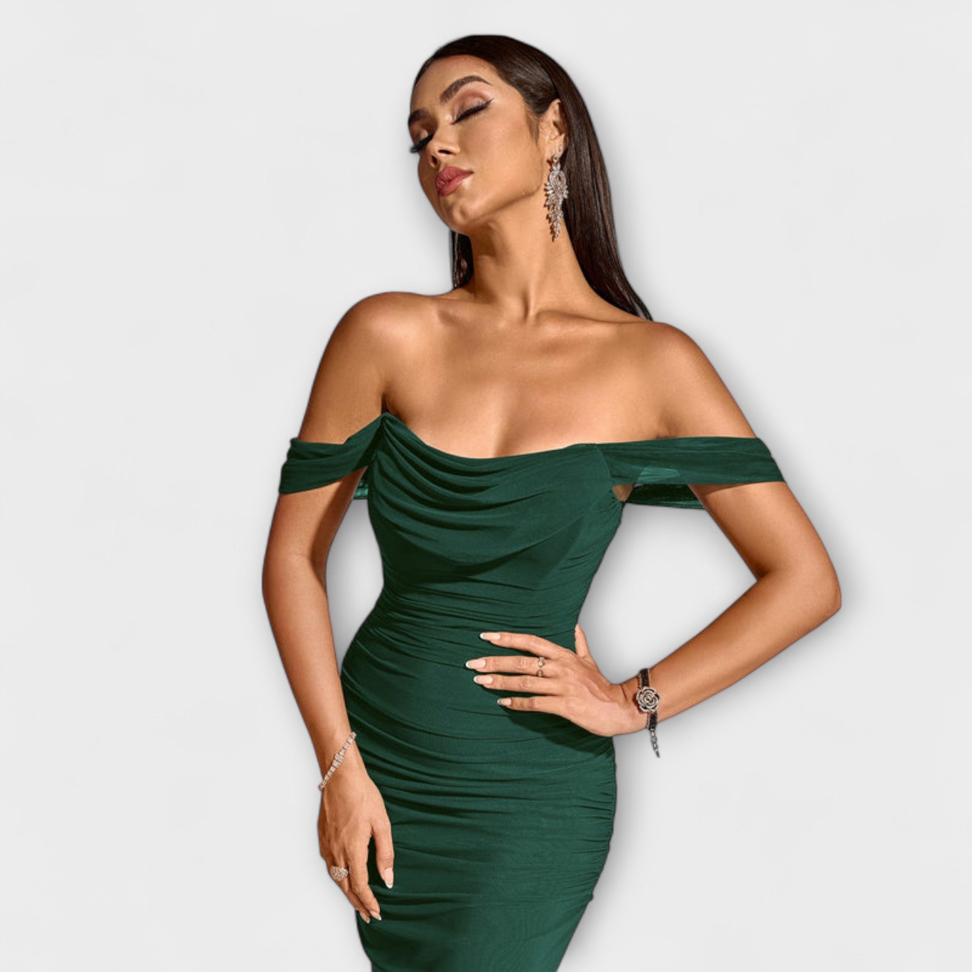 Solveig | vestito aderente con volant e spalle scoperte — 11