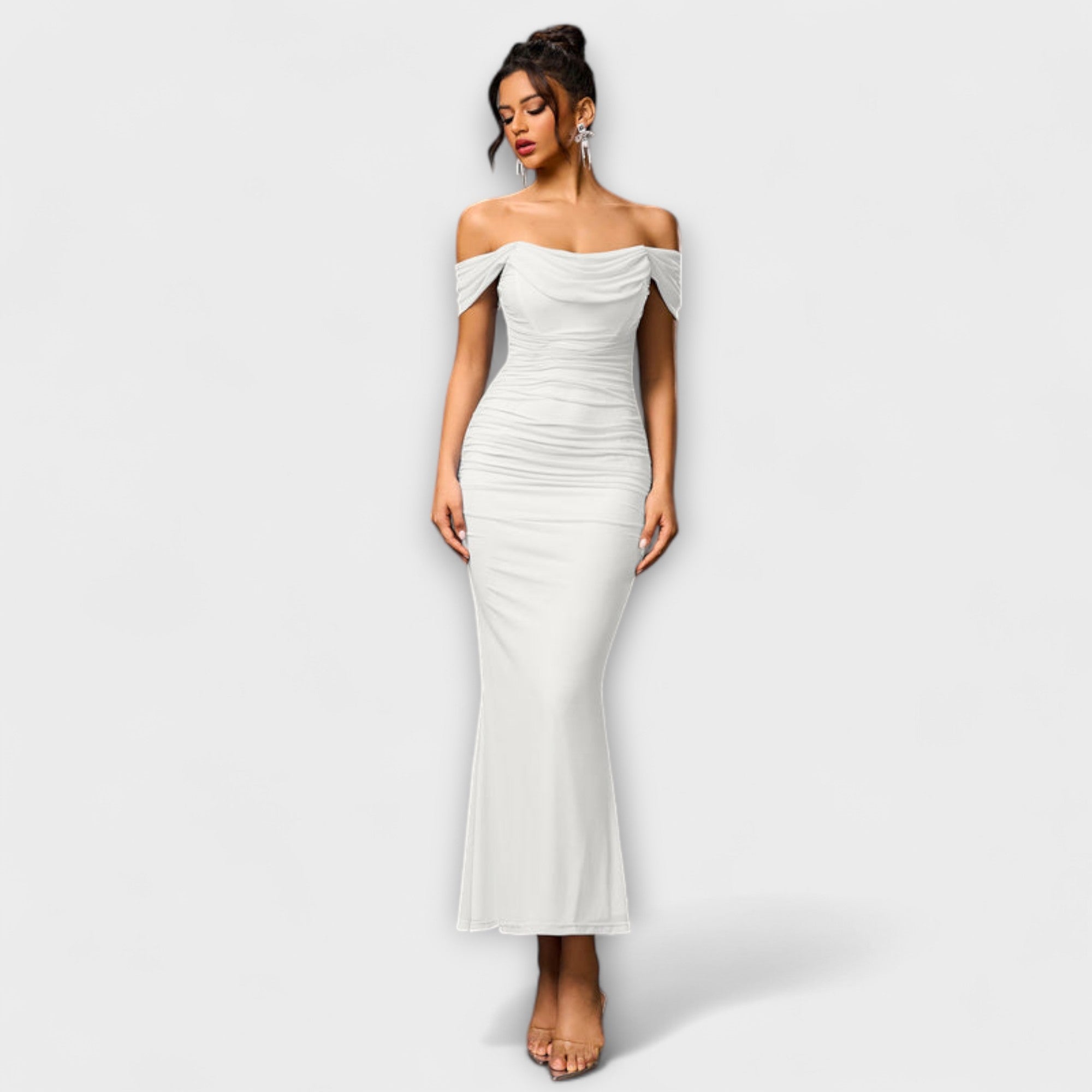 Solveig | vestito aderente con volant e spalle scoperte — 21