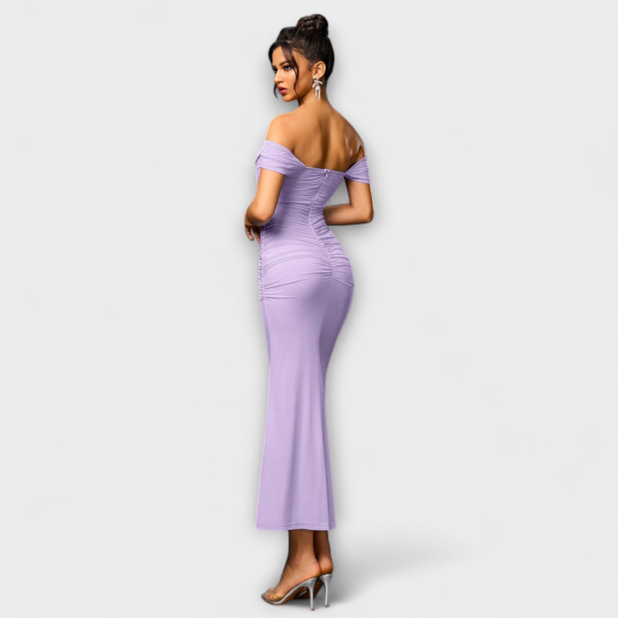 Solveig | vestito aderente con volant e spalle scoperte — 29