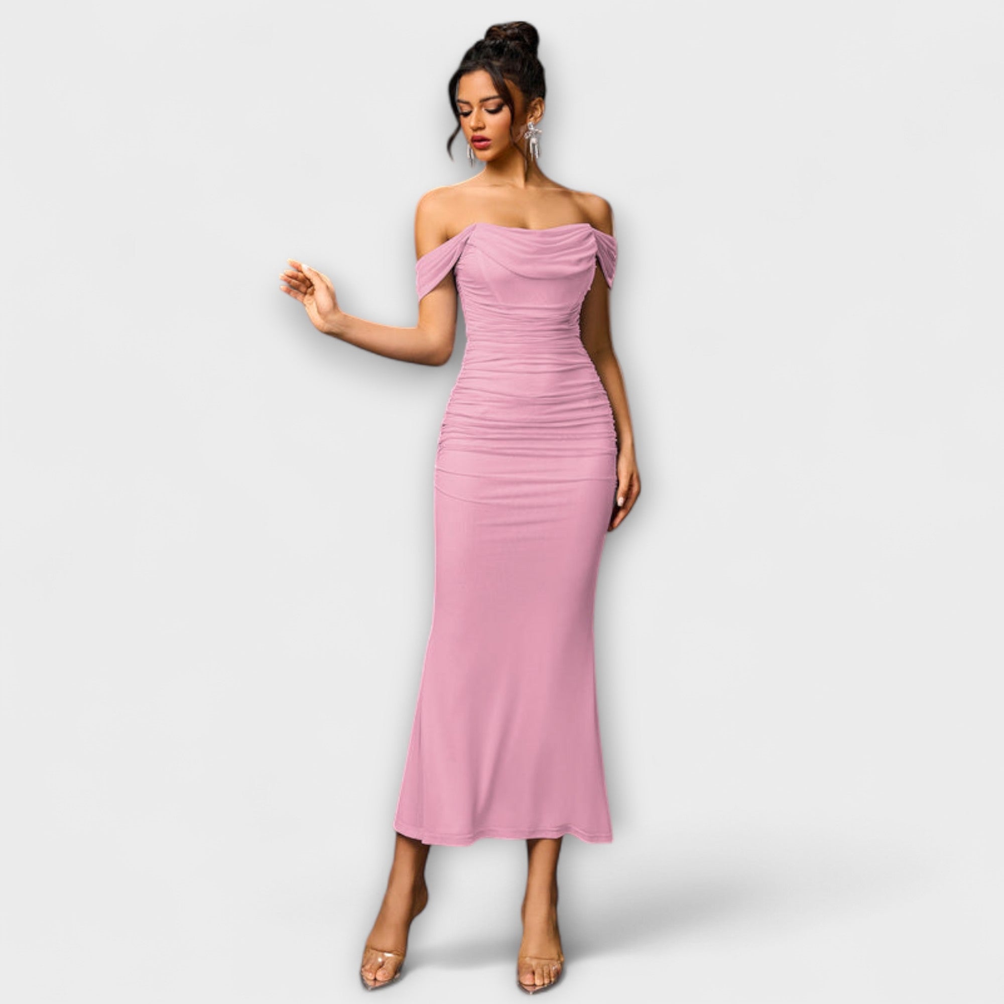 Solveig | vestito aderente con volant e spalle scoperte — 31