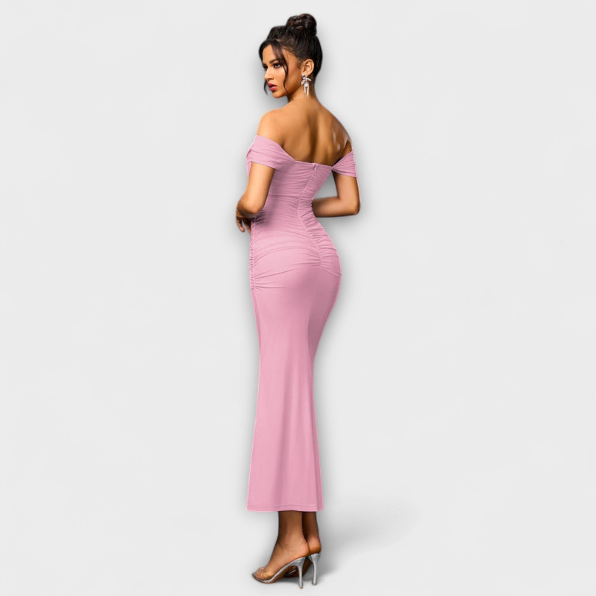Solveig | vestito aderente con volant e spalle scoperte — 32