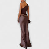 Lara | Elegante maxi abito plissettato monospalla — 3
