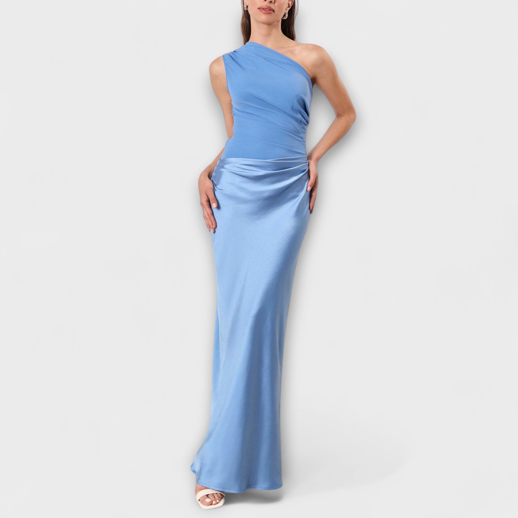Lara | Elegante maxi abito plissettato monospalla — 7