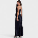 Lina | Maxi abito in raso drappeggiato con spalle scoperte — 3