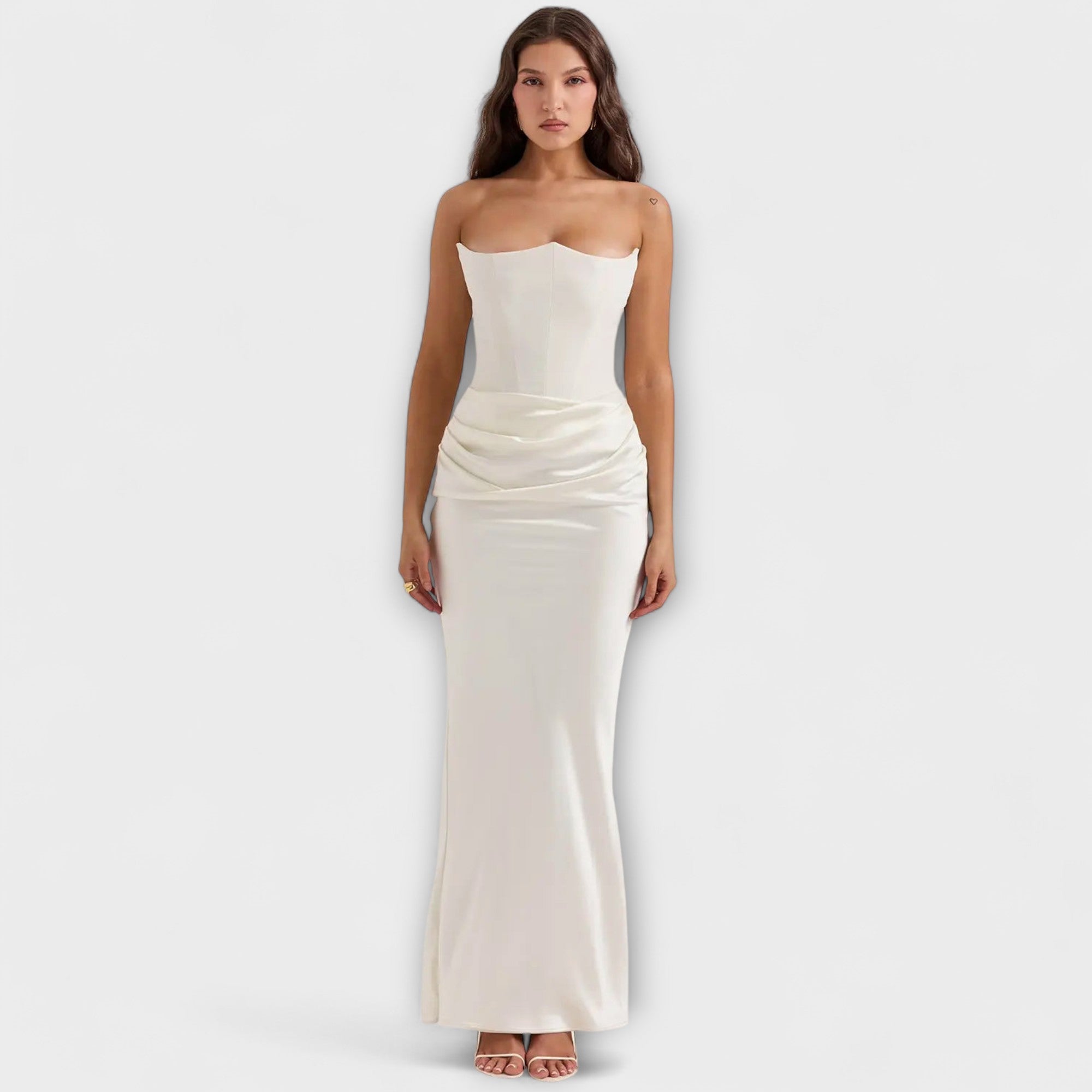 Lina | Maxi abito in raso drappeggiato con spalle scoperte — 5