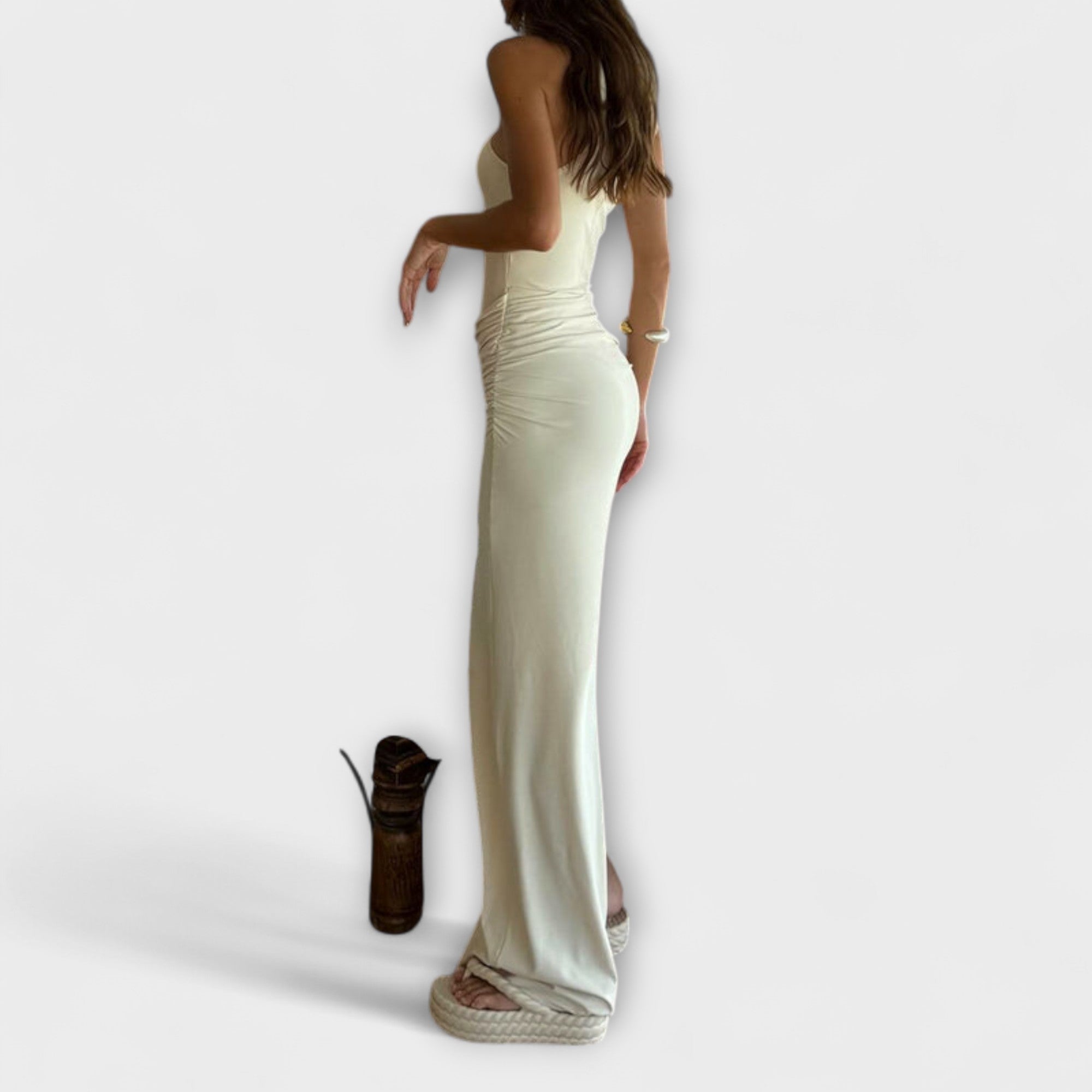 Thea | Seducente abito cut-out senza maniche — 2