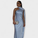 Saskia | Maxi vestito chic con scollo all'americana e spalle scoperte — 9