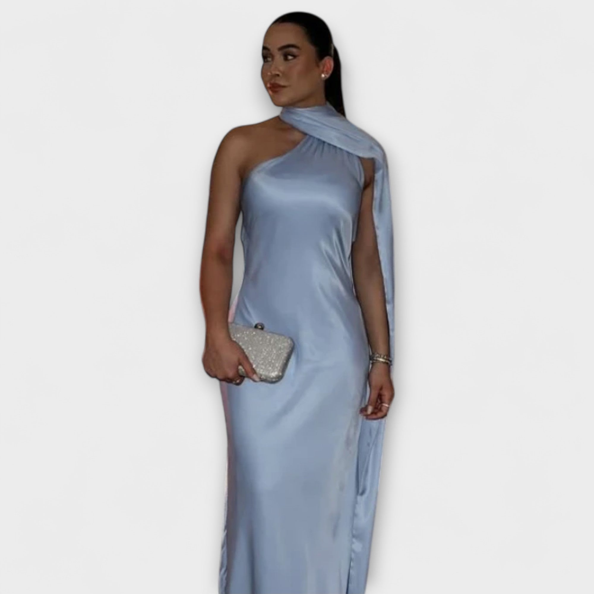 Saskia | Maxi vestito chic con scollo all'americana e spalle scoperte — 9