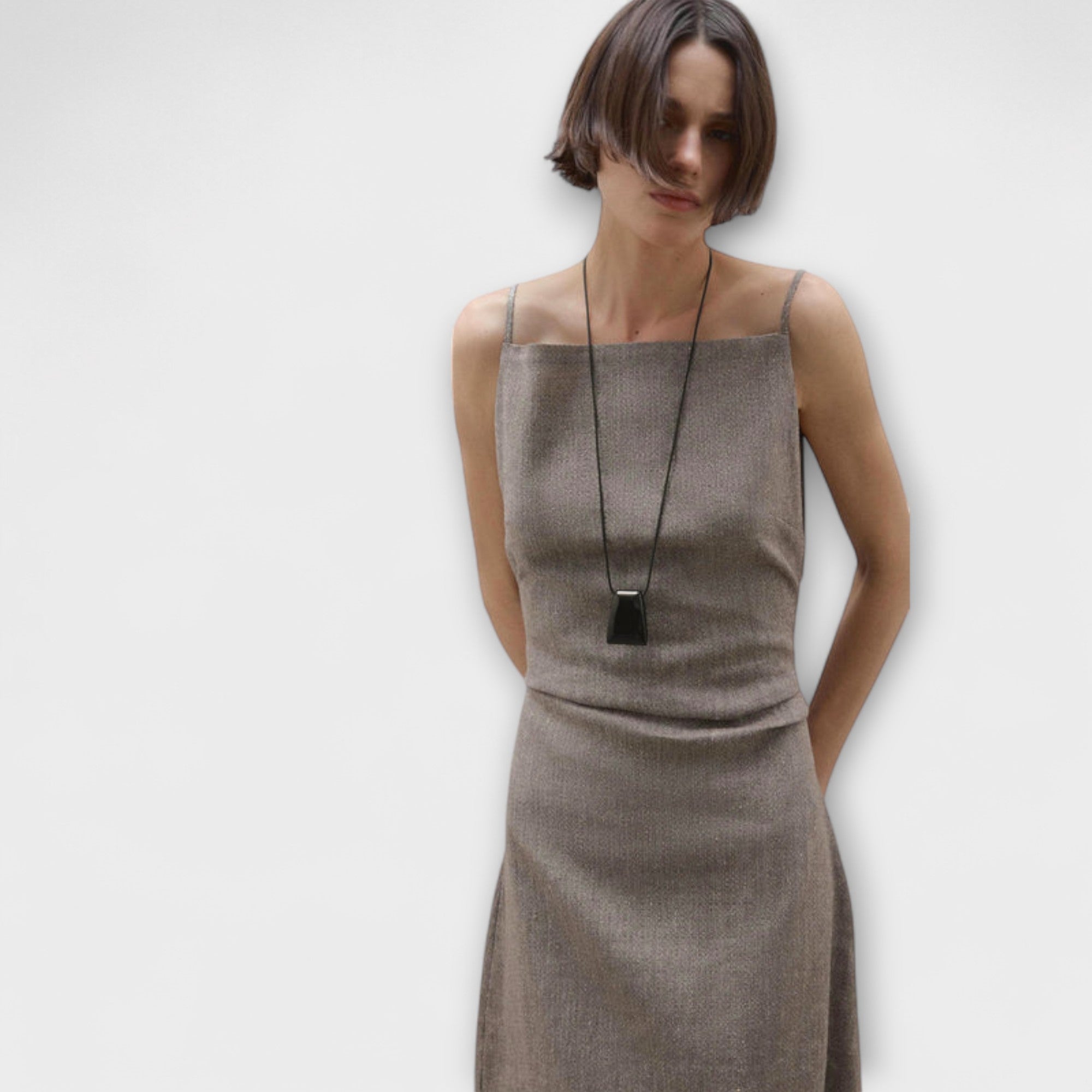 Hannelore | Maxi abito fluido realizzato in misto lino — 2