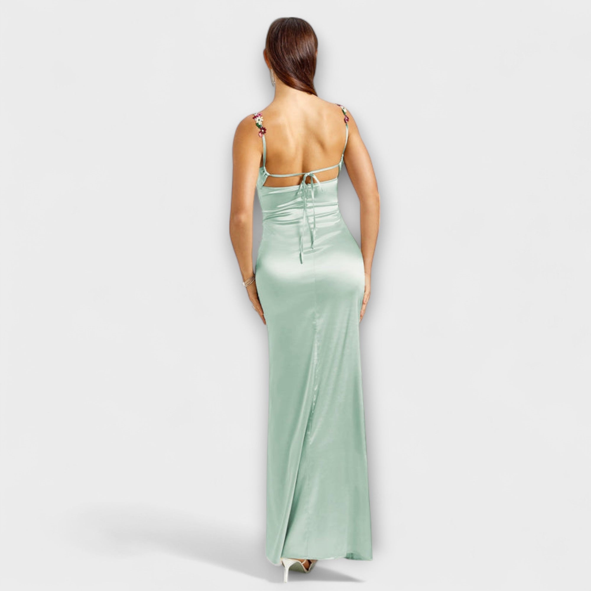 Lia | Abito in satin decorato con spalline allacciate sul retro — 4