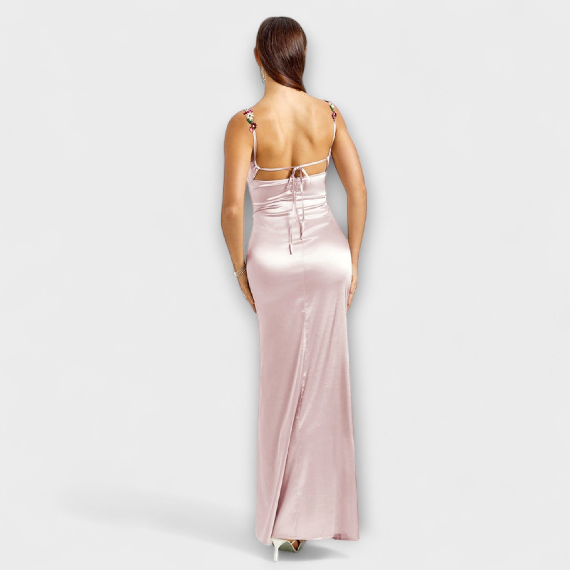 Lia | Abito in satin decorato con spalline allacciate sul retro — 6