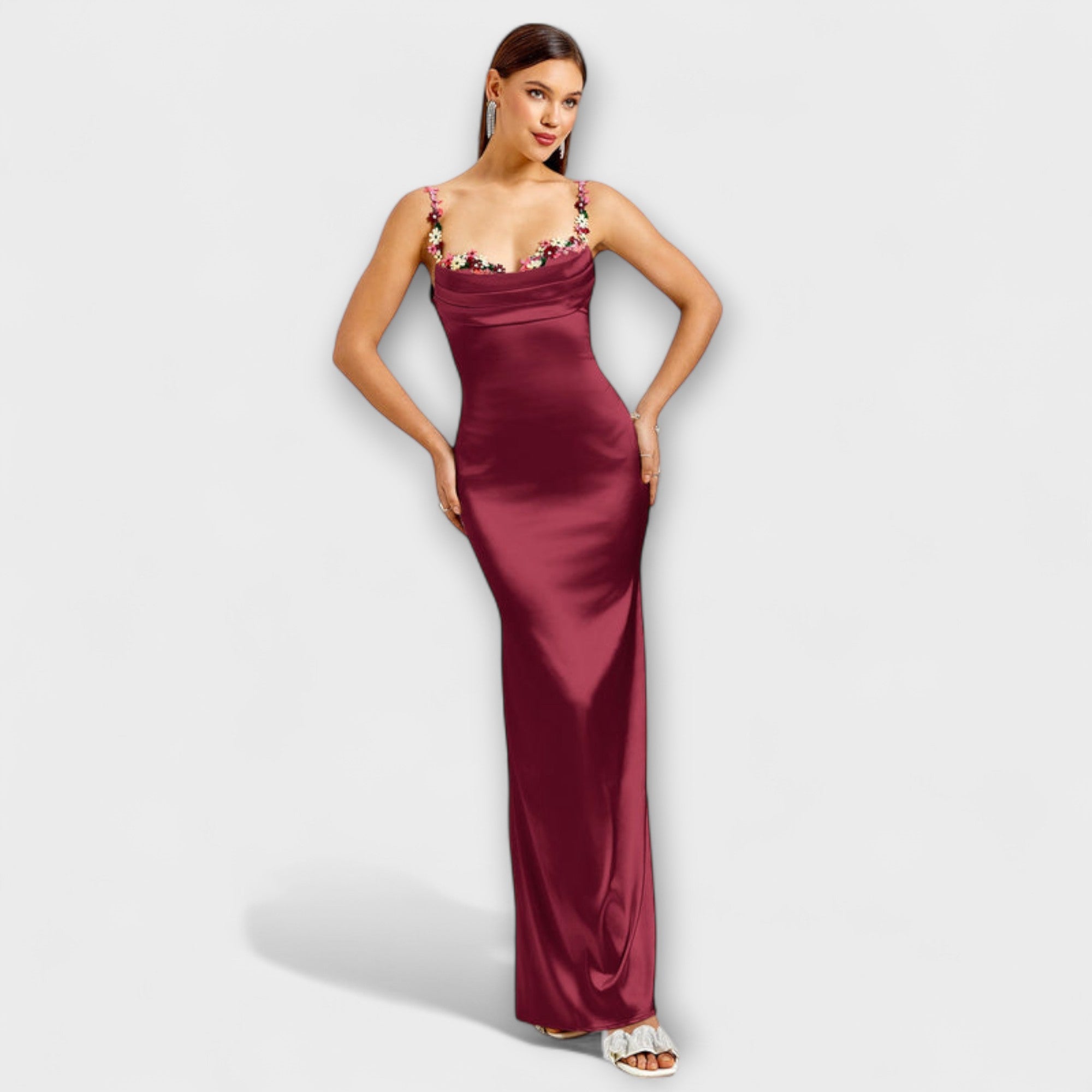 Lia | Abito in satin decorato con spalline allacciate sul retro — 7