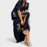 Trude | Elegante abito blu navy con ricami floreali — 3