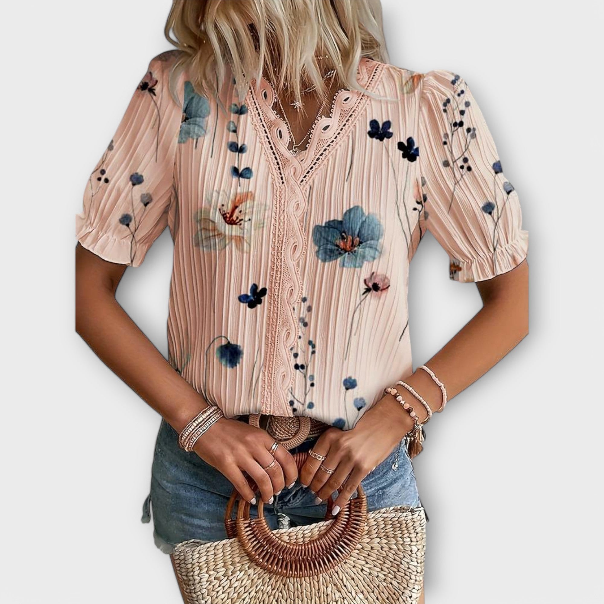 Louisa | Camicetta alla moda con scollo a punta — 4