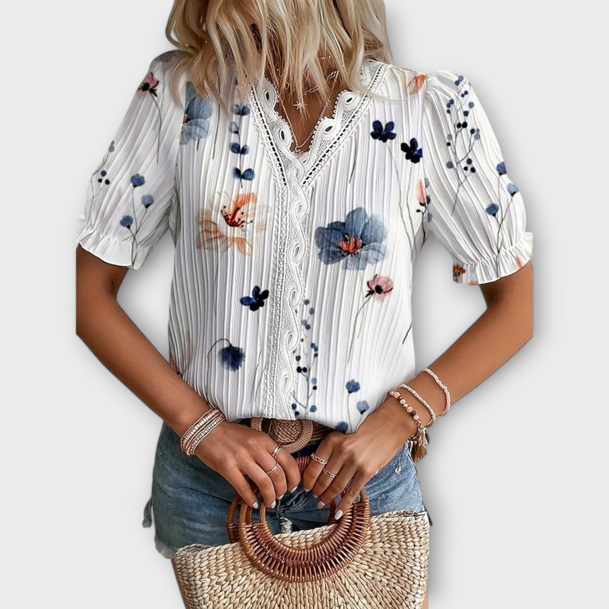 Louisa | Camicetta alla moda con scollo a punta — 5