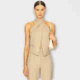 Vivien | Canotta con design incrociato e scollo all'americana — 1