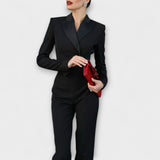 Eva-Maria | Set blazer corto senza schienale con perline nere — 3