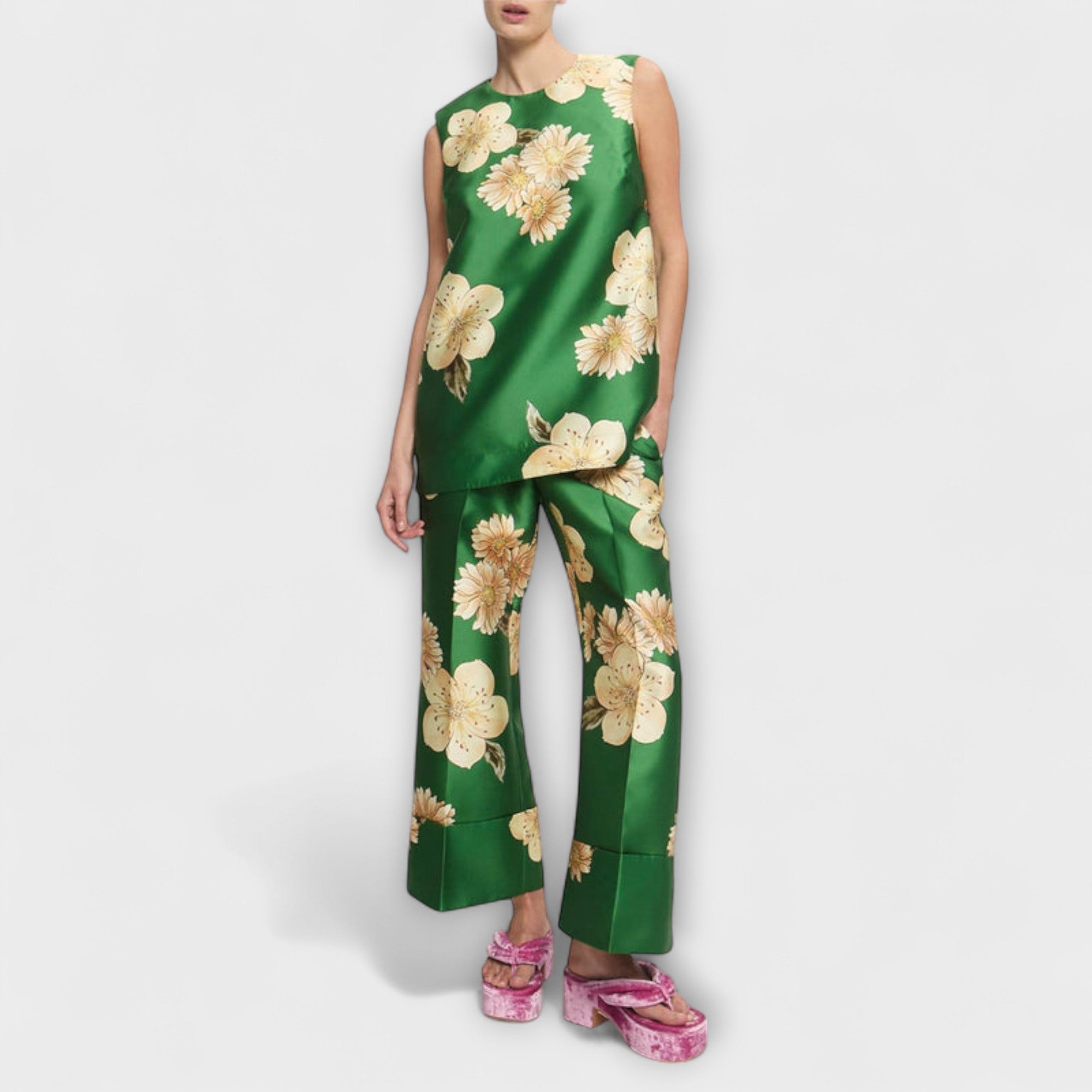 Josephine | Completo di pantaloni senza maniche color salvia — 1