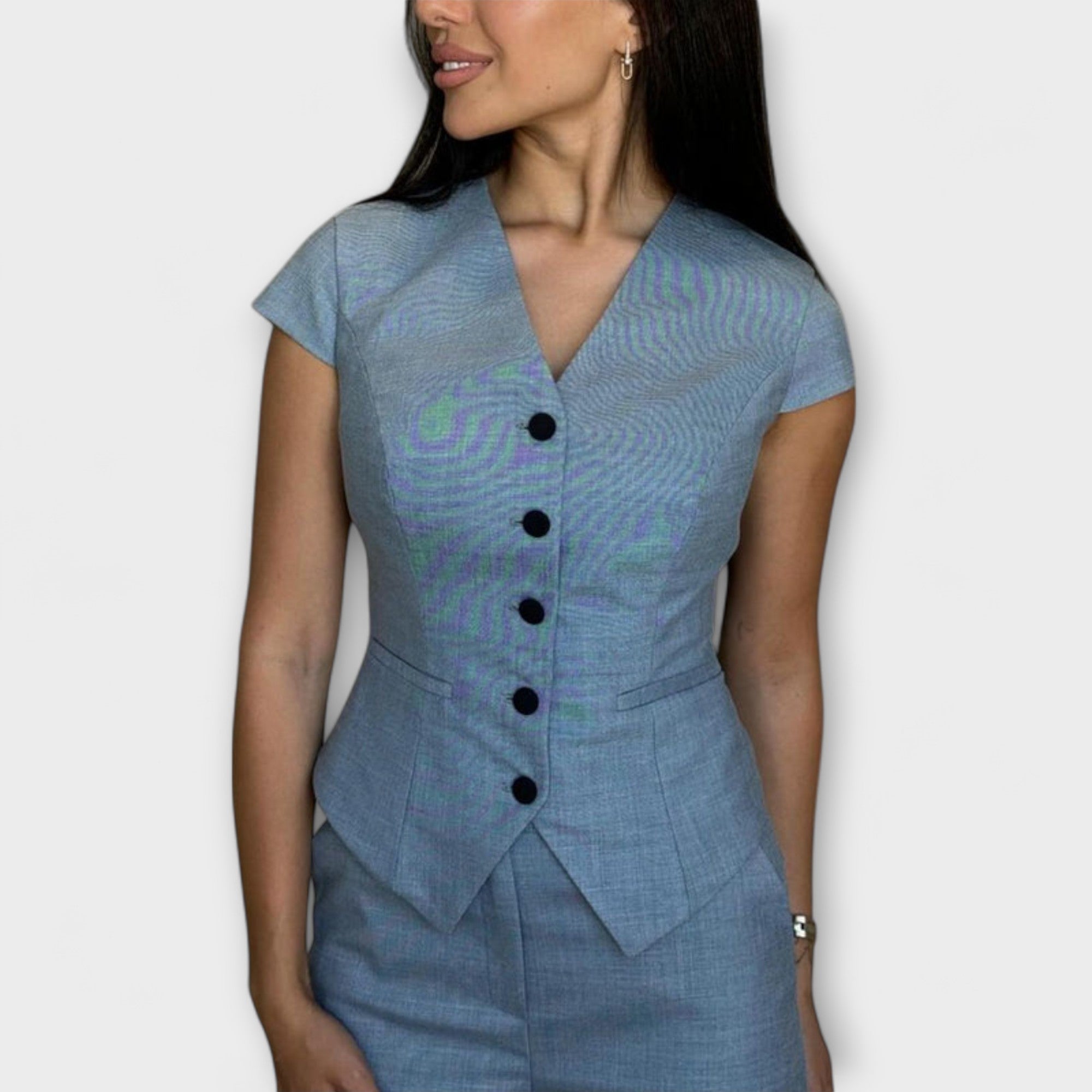 Karin | Elegante set top e pantaloni con scollo a V — 3