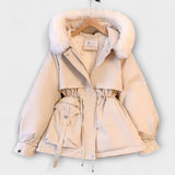 Luisa | Elegante giacca invernale Brévine con collo in pelliccia — 1