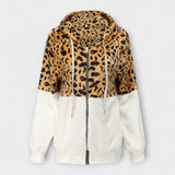 Margarete | Felpa con cappuccio in pile con disegno leopardato — 1