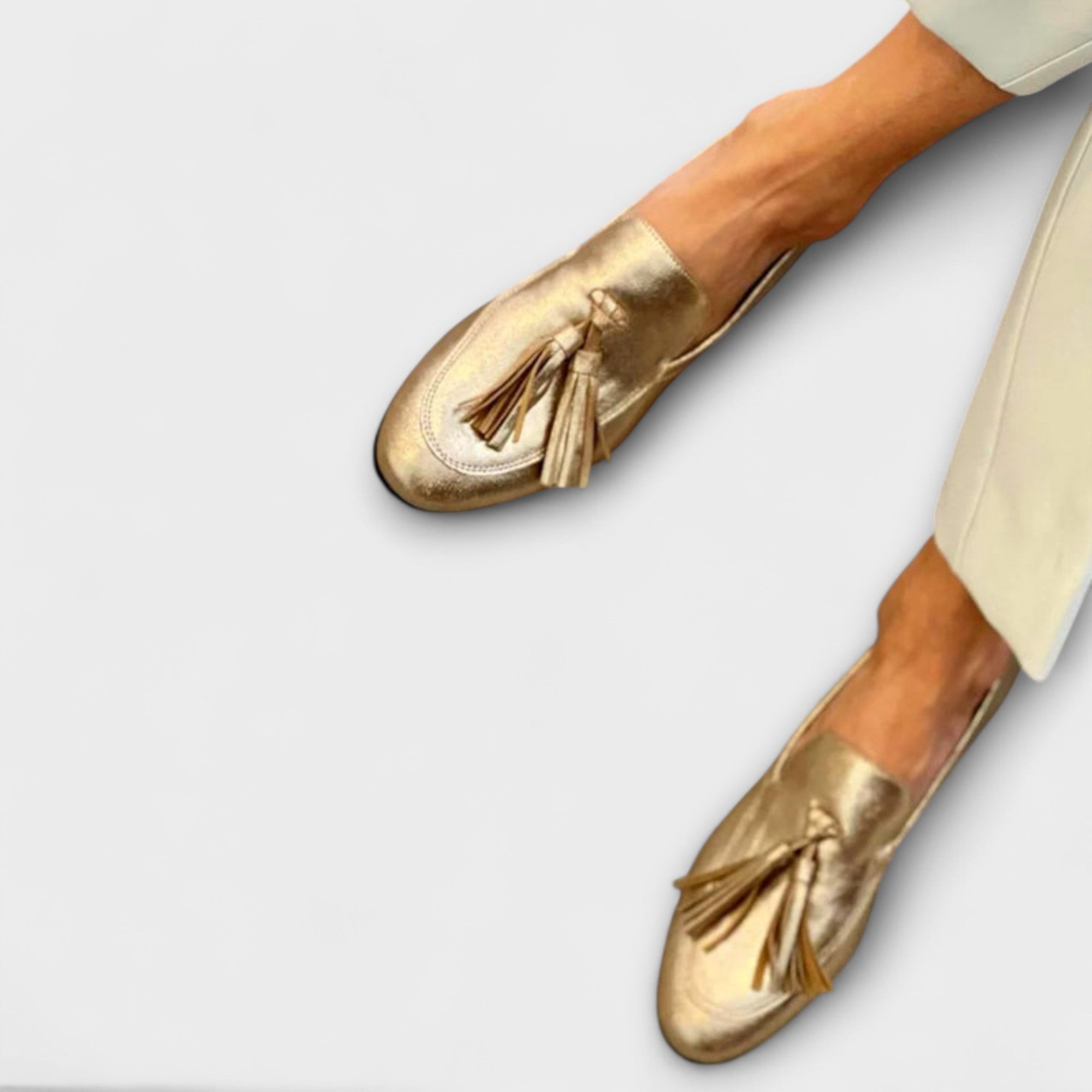 Theresa | nappine metalliche lucide e cuciture decorative — 1
