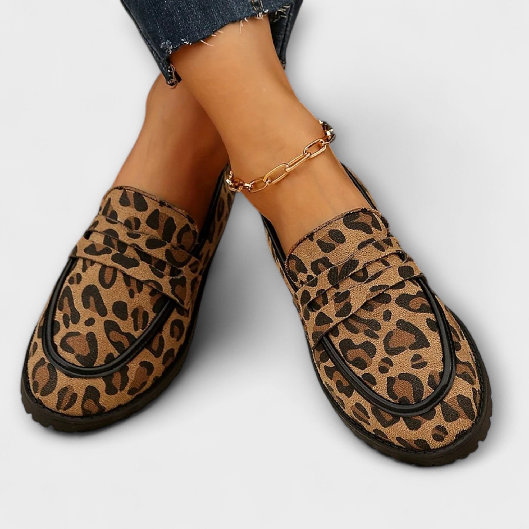 Lieselotte | Mocassini casual con punta tonda in finta pelle scamosciata con stampa leopardata — 1