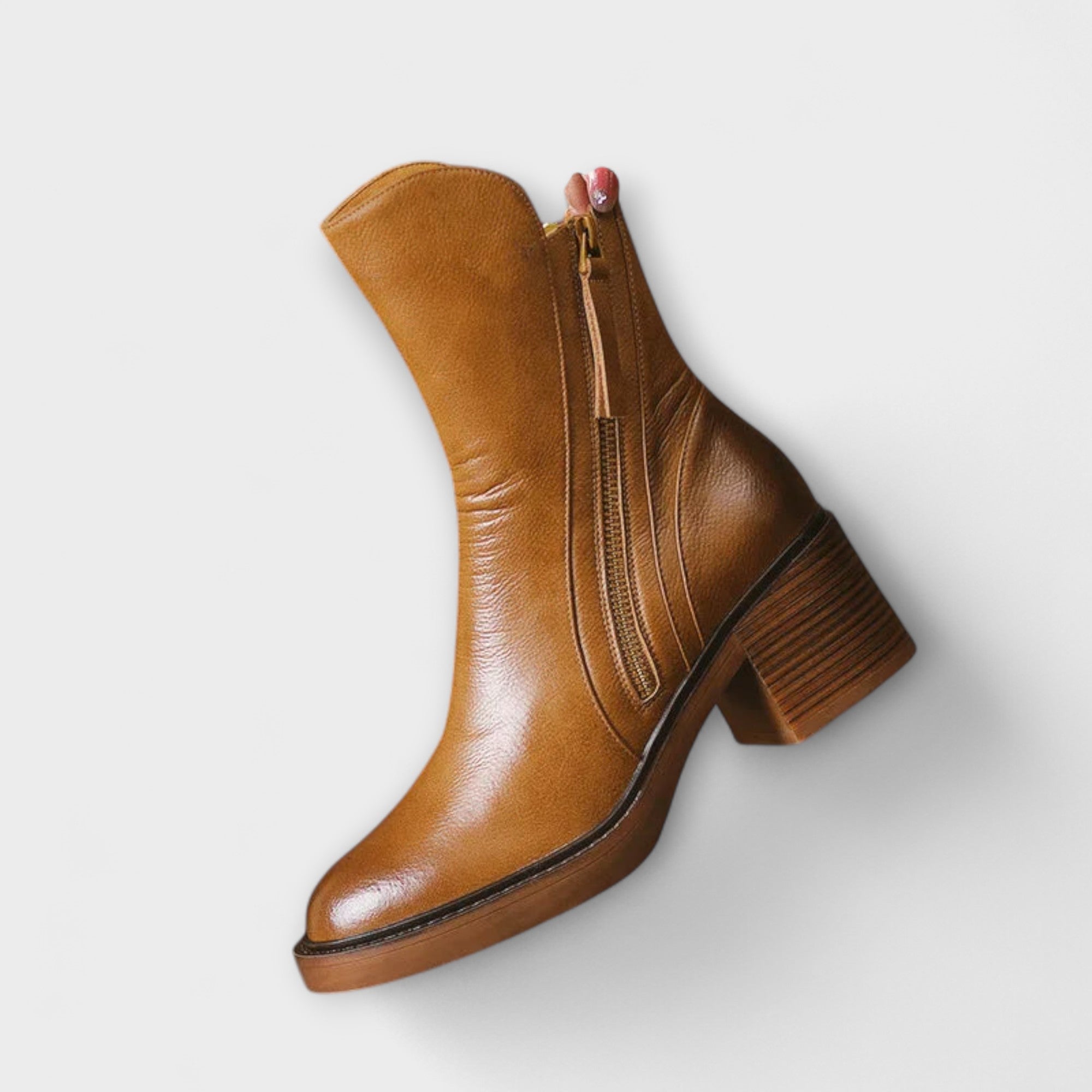 Lilli | Stivali in pelle con tacco medio — 1