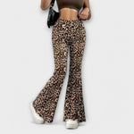 Jasmin | Pantaloni bootcut leopardati — 1