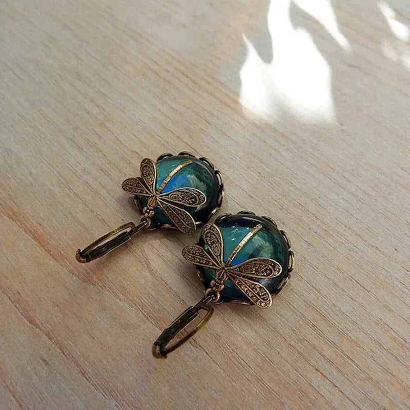 Josephine | Orecchini libellula sferici in oro antico — 3
