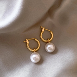 Lara | Eleganti orecchini con perle dorate — 1