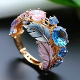 Josefine | Anello vintage in cristallo con piume esotiche — 1