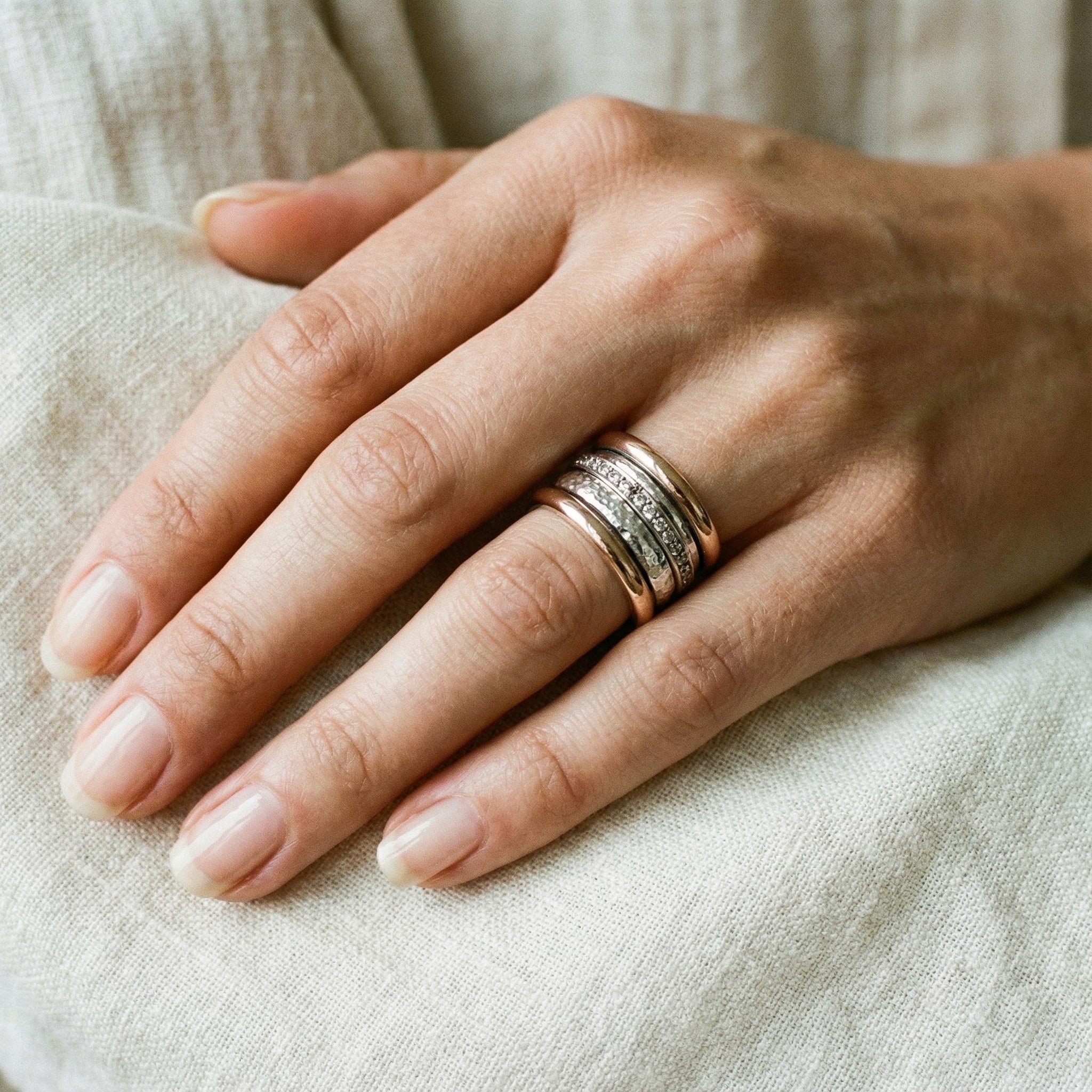 Linde | Anello vintage in oro con strati spessi — 2