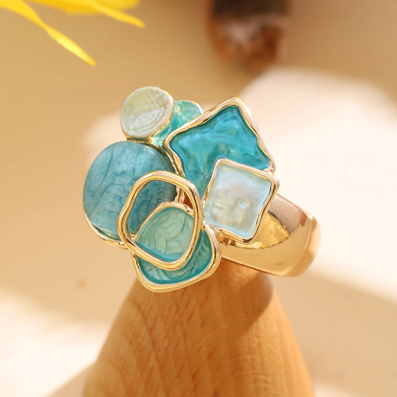 Anke | Anello in oro smaltato blu e bianco — 1