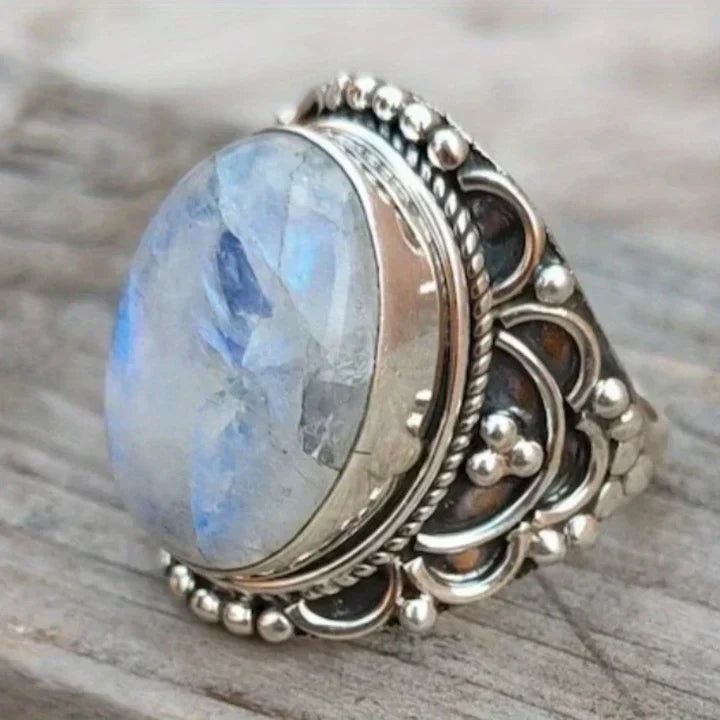 Helena | Anello in argento rotondo con pietra di luna — 1